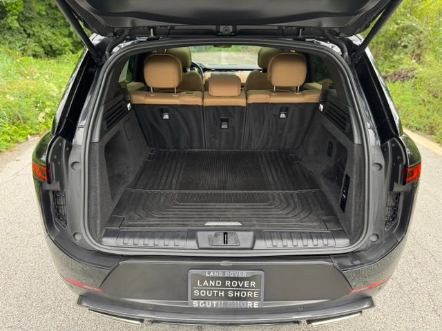 Used 2025 Santorini Black Metallic Land Rover SE image 14