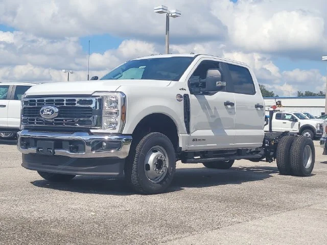 New 2027 Oxford White Ford XL 4WD CREW CAB image 31