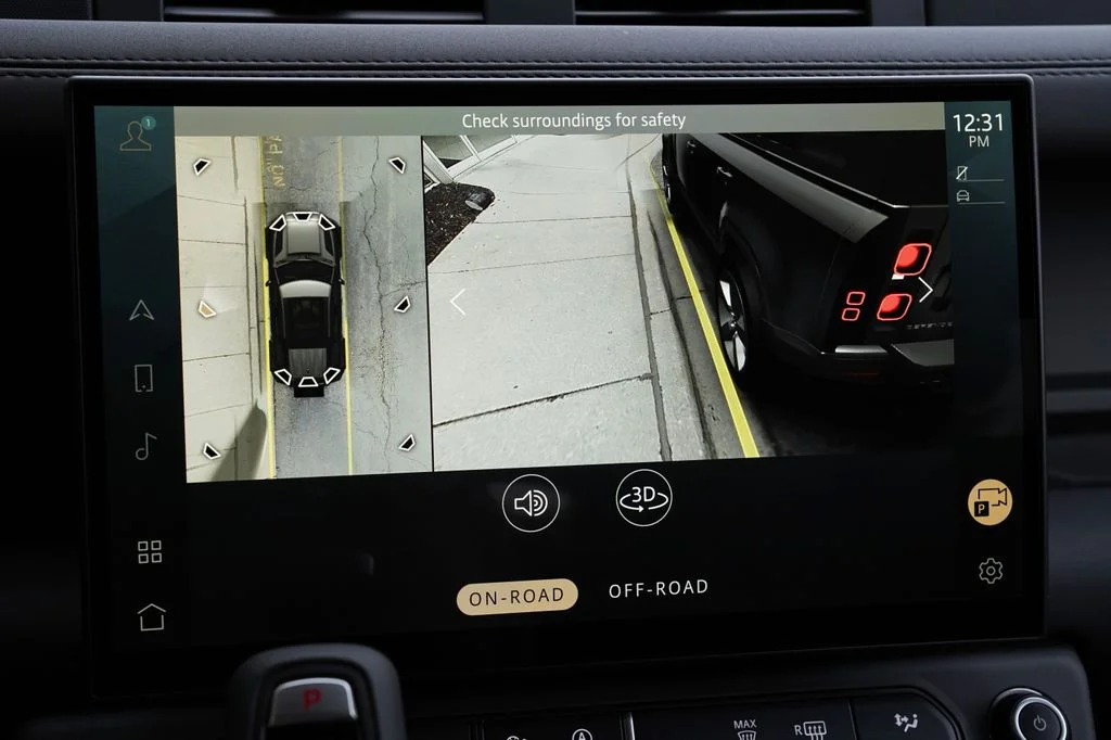 New 2026 Fuji White Land Rover X-Dynamic SE image 27