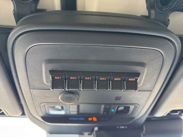 New 2026 Carbonized Gray Metallic Ford Badlands image 38