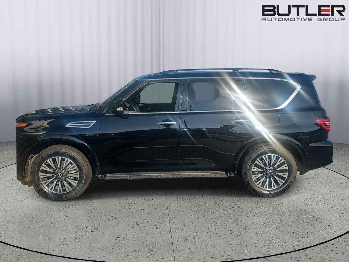 Used 2022 Super Black Nissan SL image 2