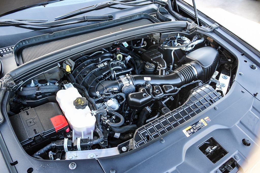 Used 2025 Diamond Black Jeep Laredo X image 27