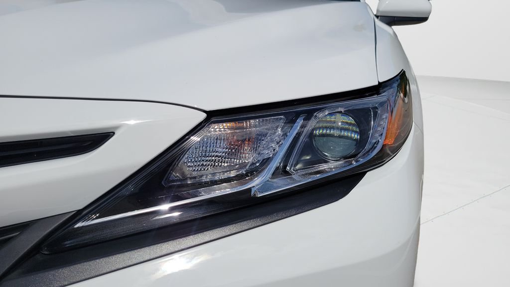 Certified Used 2020 White Toyota SE image 25