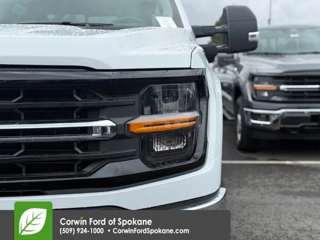 New 2026 Oxford White Ford XLT image 7
