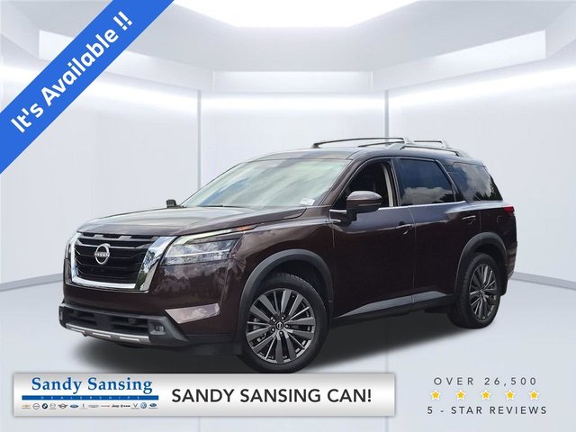 2022 Nissan Pathfinder SL