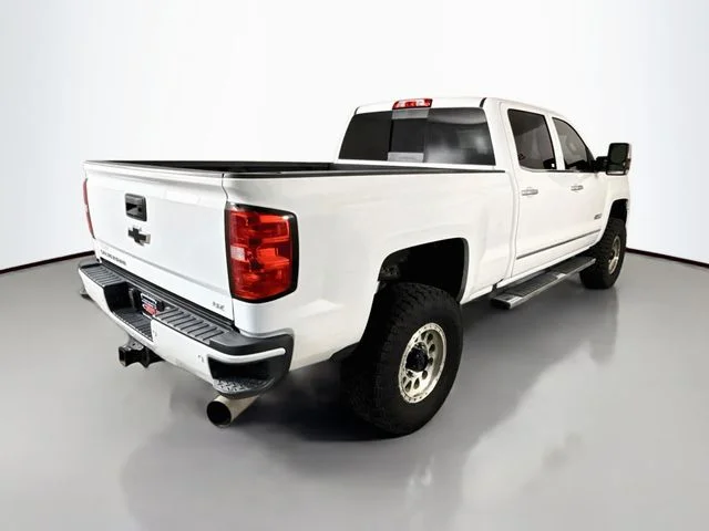 Used 2019 White Chevrolet LTZ image 7