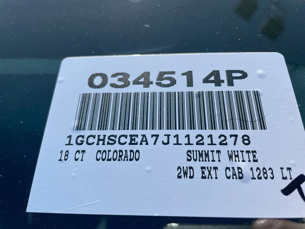 Used 2018 Summit White Chevrolet LT image 31