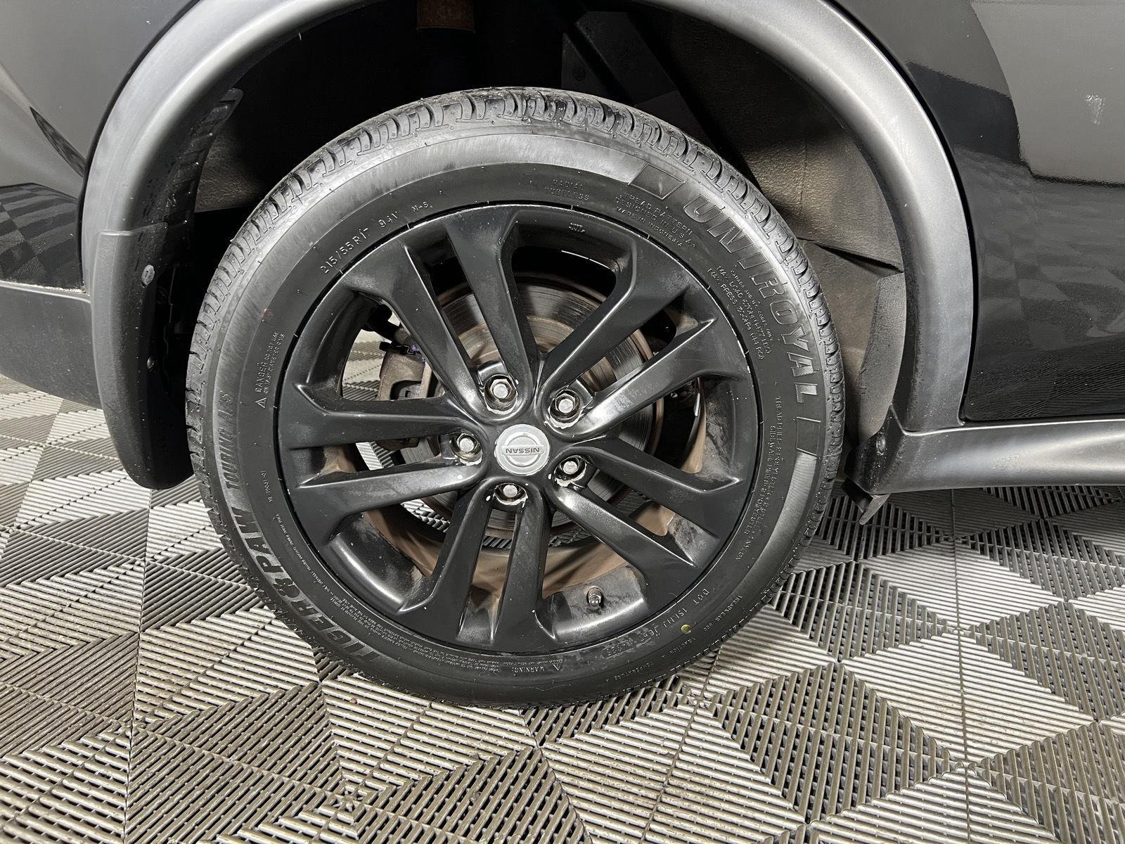 Used 2015 Super Black Nissan S image 8