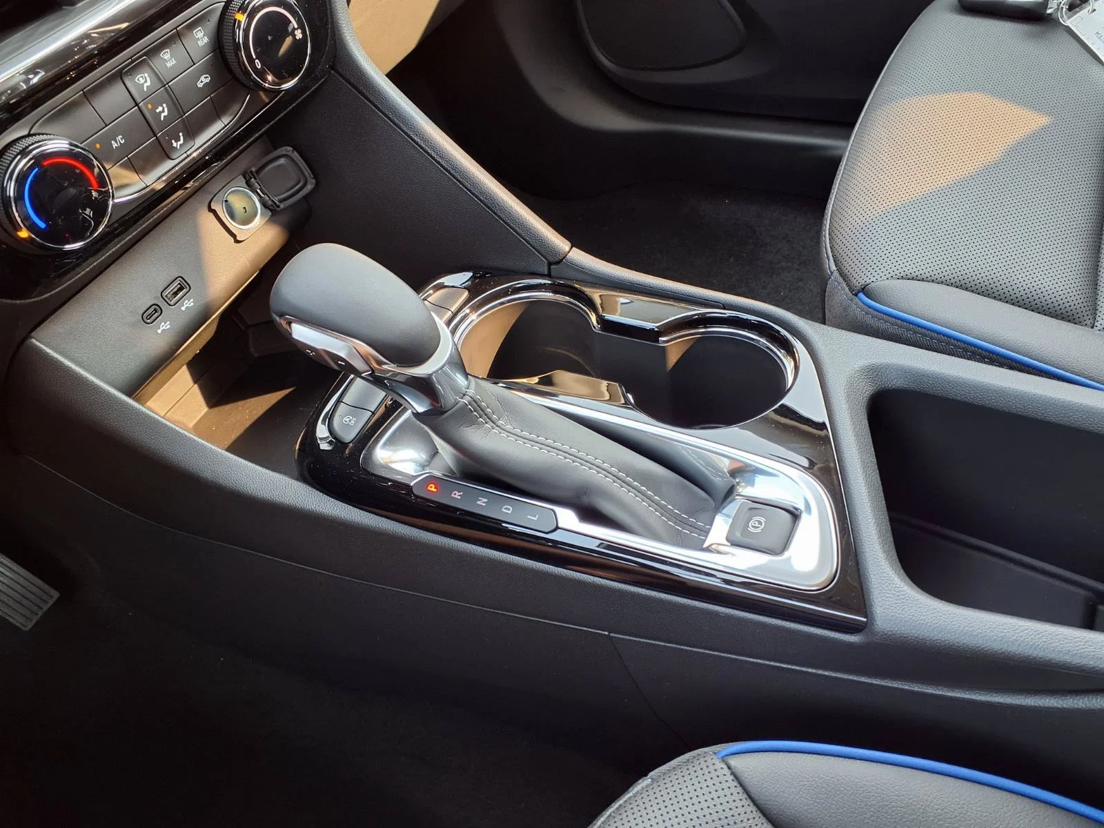 2026 Buick Encore GX Sport Touring - Photo 8