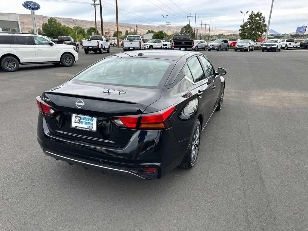 New 2026 Super Black Nissan SV image 5