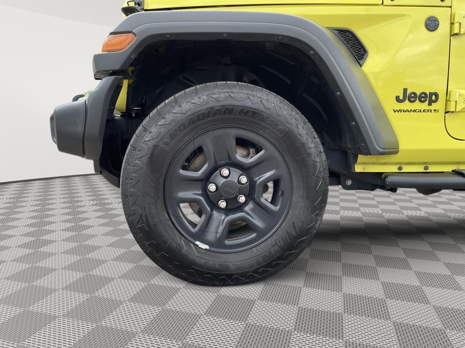 Used 2024 High Velocity Clearcoat Jeep Sport image 27