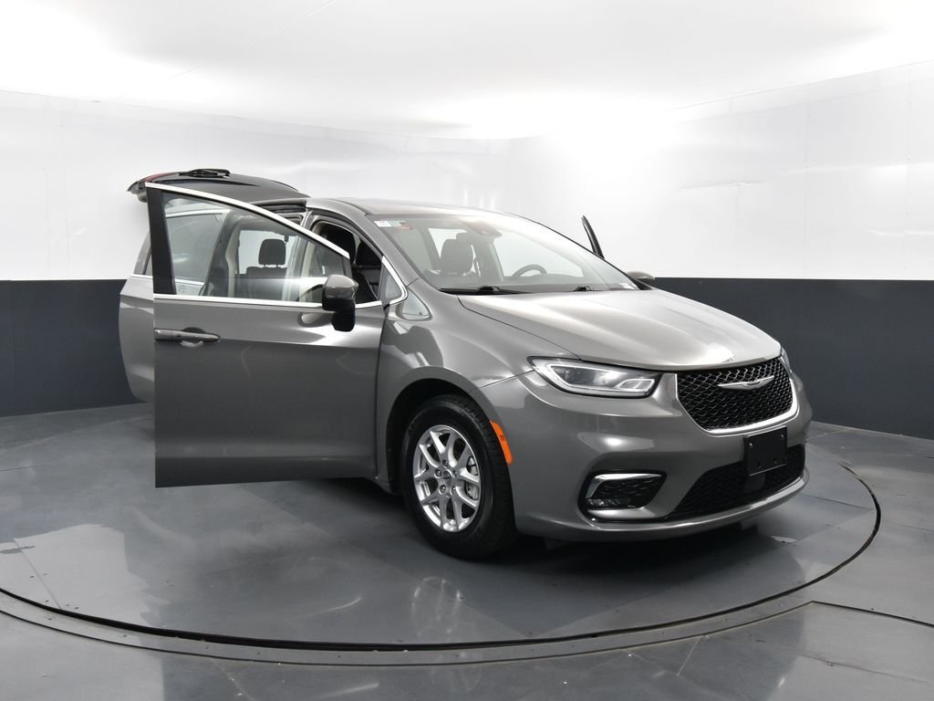 Used 2023 White Chrysler Touring L image 36