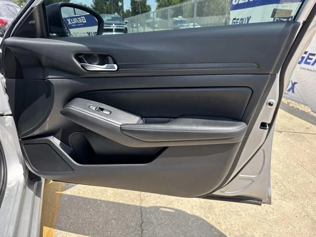 Used 2024 Silver Nissan 2.5 SV image 26