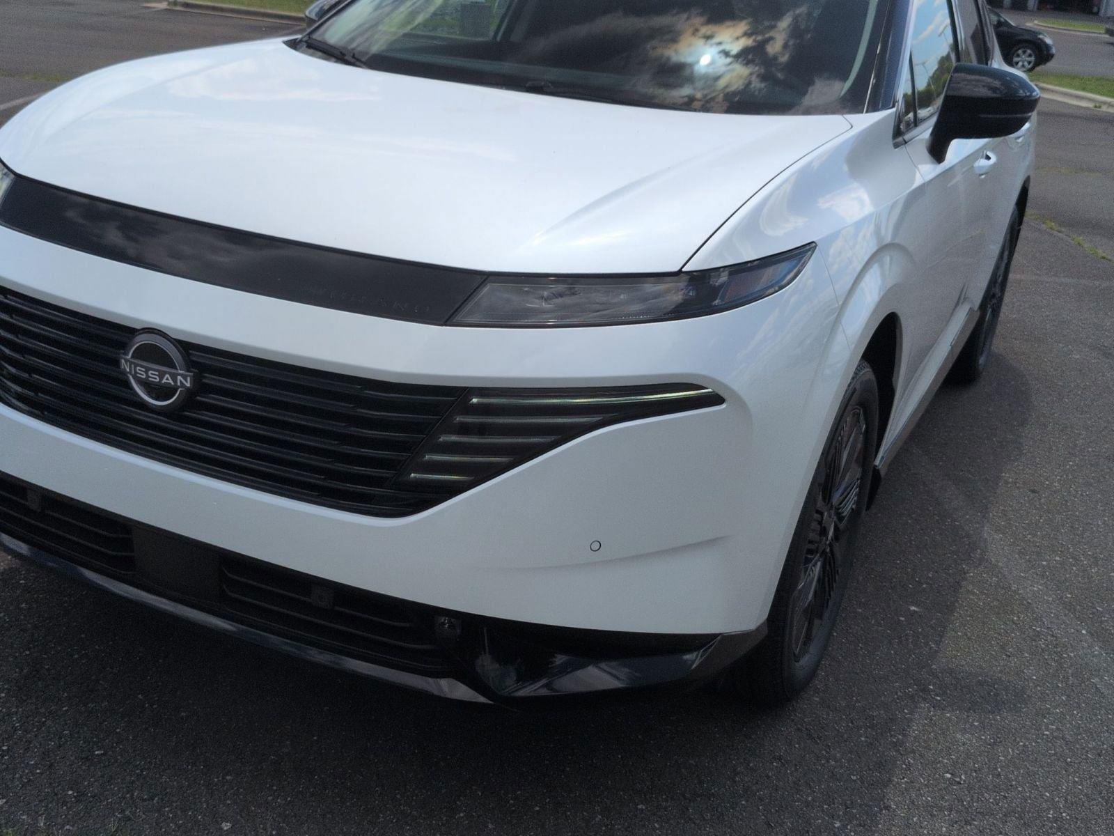 New 2026 Everest White Pearl TriCoat / Super Black Two-tone Nissan Platinum image 8