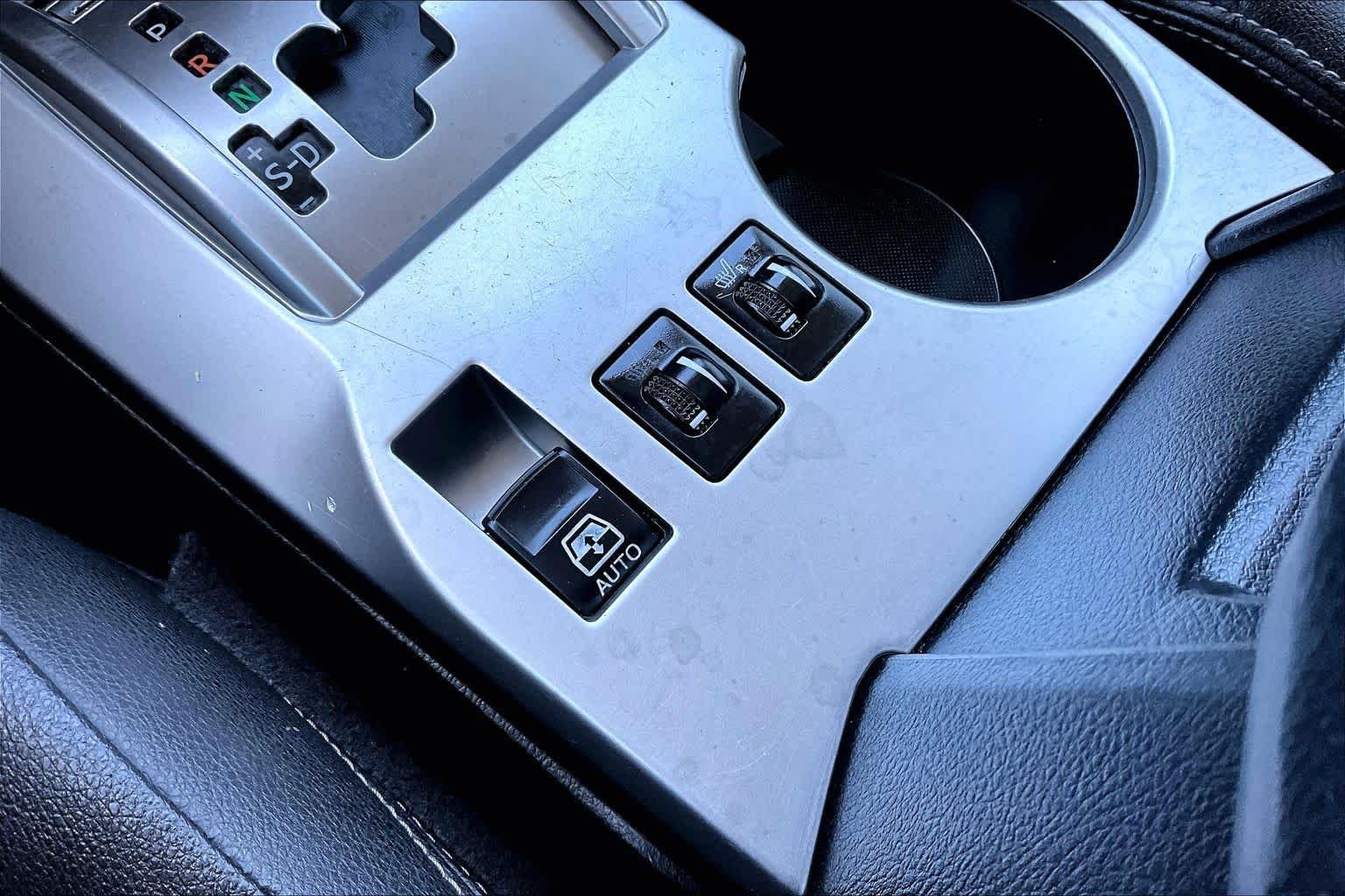 Used 2014 Magnetic Gray Metallic Toyota SR5 Premium image 30