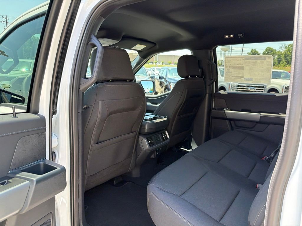 New 2026 Oxford White Ford XLT image 14