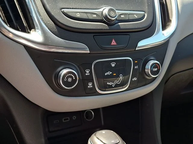 Used 2020 Summit White Chevrolet LS image 15