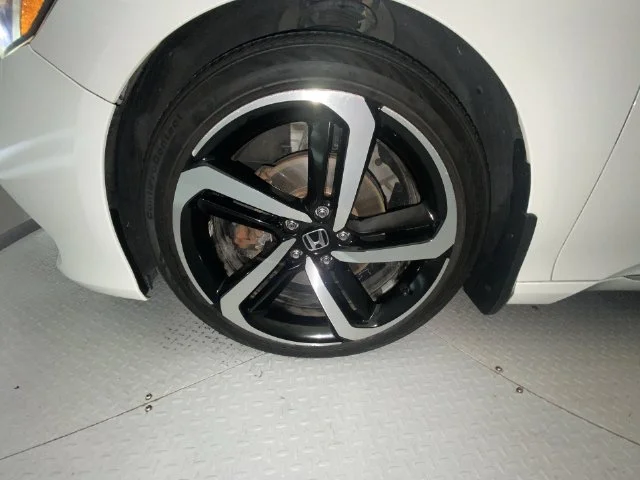 Used 2019 White Honda Touring 2.0T image 10