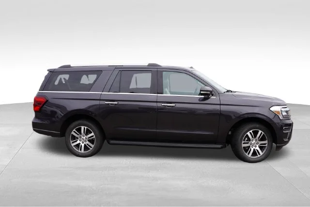 Used 2024 Gray Ford Limited image 3