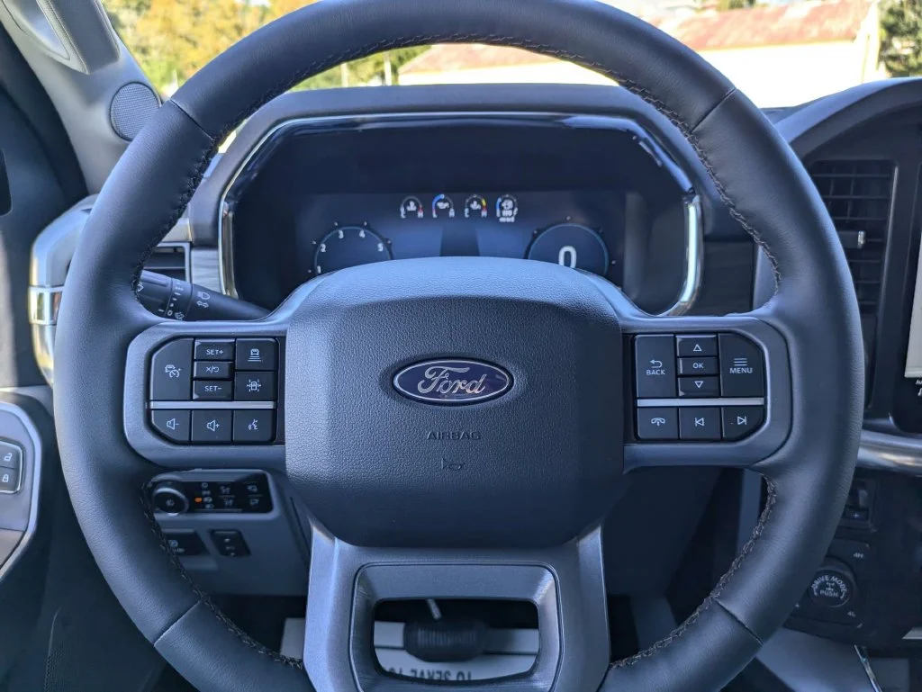 New 2026 Oxford White Ford Lariat image 28
