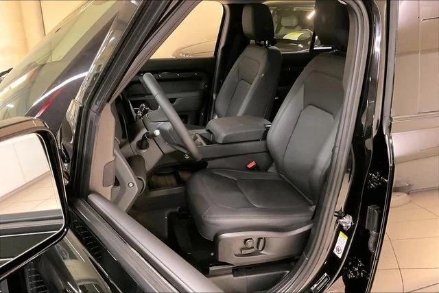 Used 2025 Black Land Rover S image 13