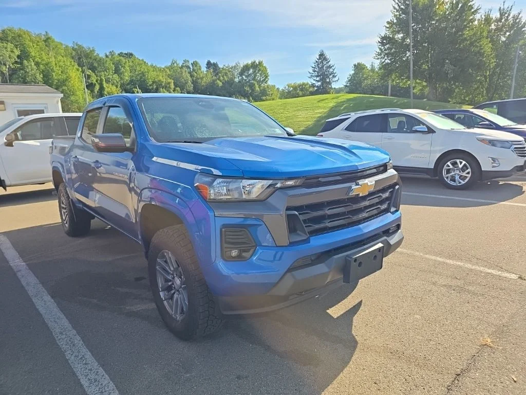 Used 2024 Blue Chevrolet LT image 4
