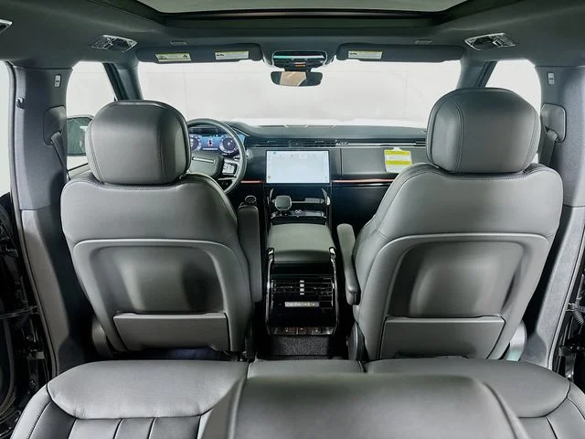 New 2026 Black Land Rover Dynamic SE image 23