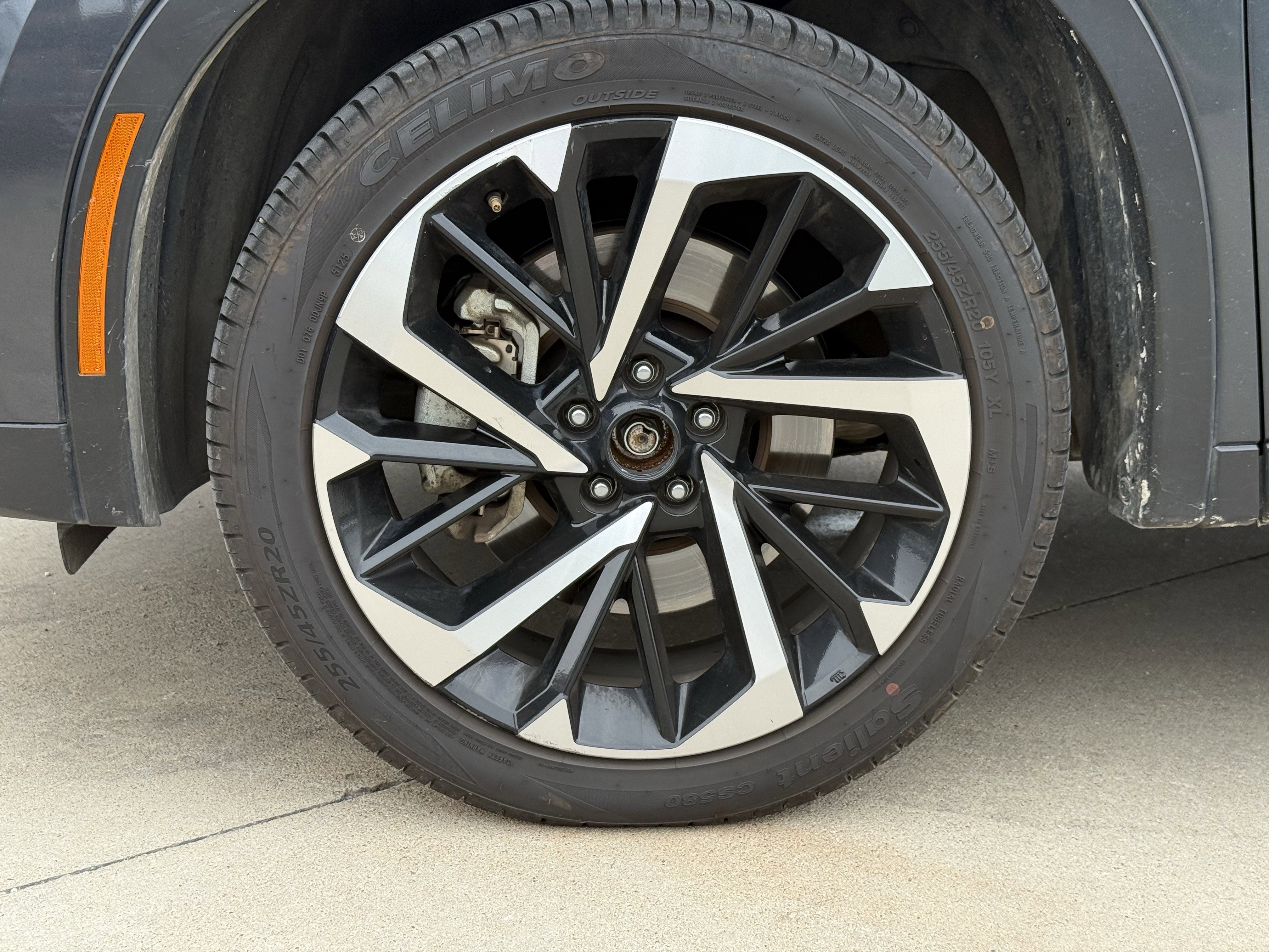 Used 2024 Gray Mitsubishi SE image 11