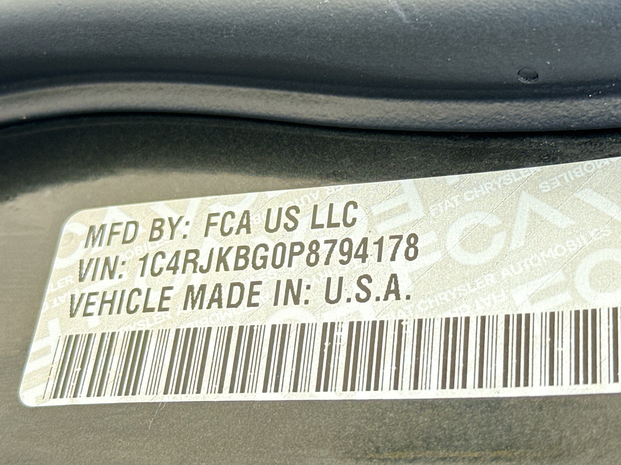 Used 2023 Rocky Mountain Pearlcoat Jeep Limited image 14