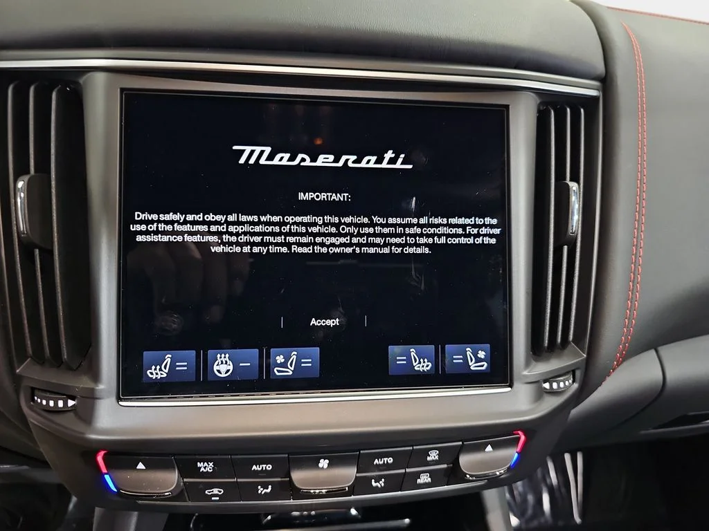 Used 2022 Red Maserati Modena image 23