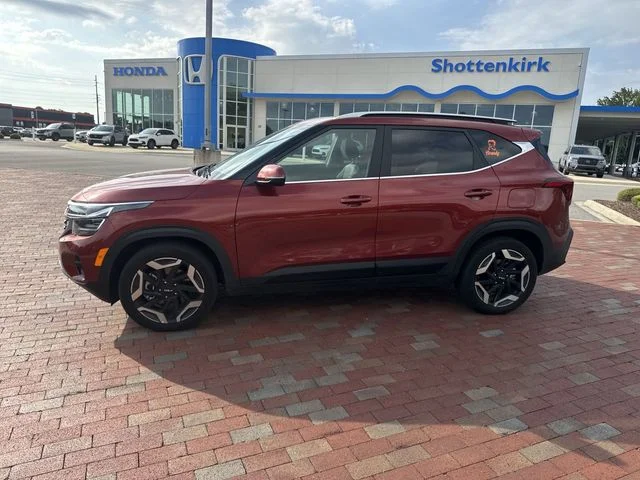Used 2026 Orange Kia SX image 3