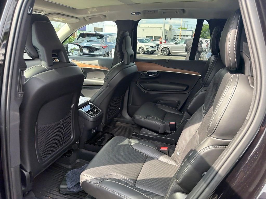 Used 2020 Onyx Black Metallic Volvo T6 Inscription image 8