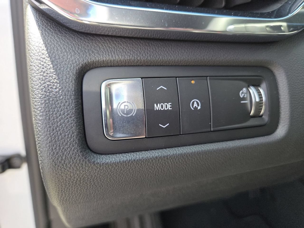 New 2026 Summit White GMC Elevation image 10