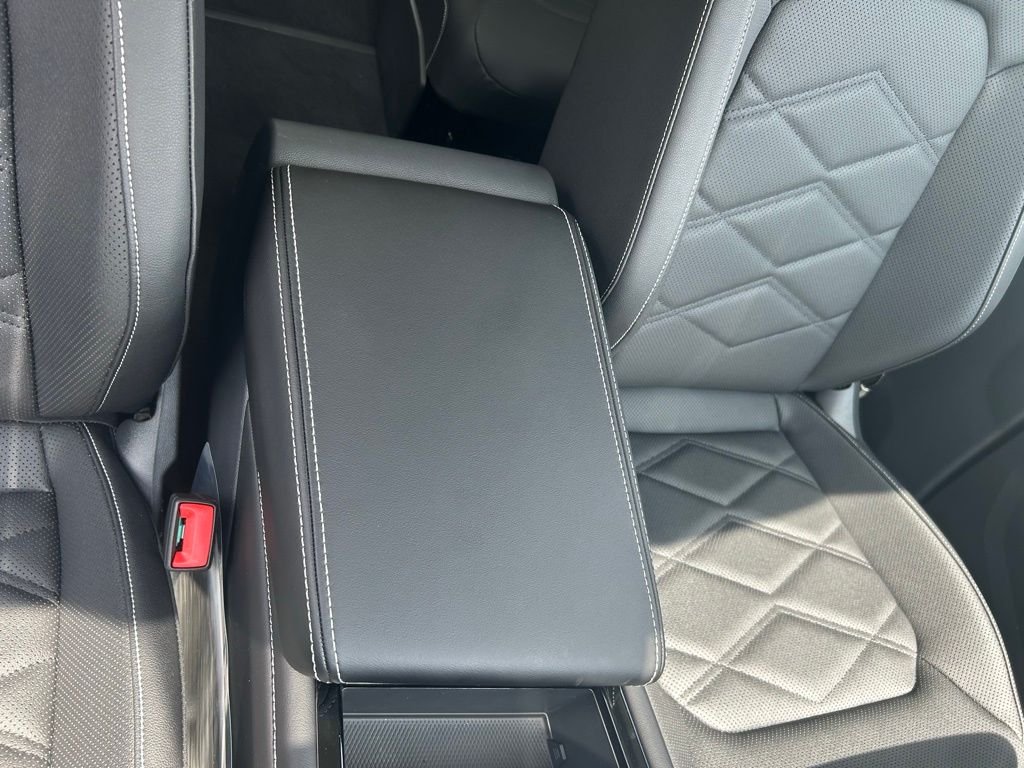 New 2026 White/off-white Volkswagen 2.0T SE w/Technology image 37