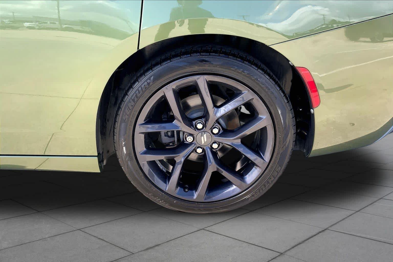 Used 2021 F8 Green Dodge SXT image 9