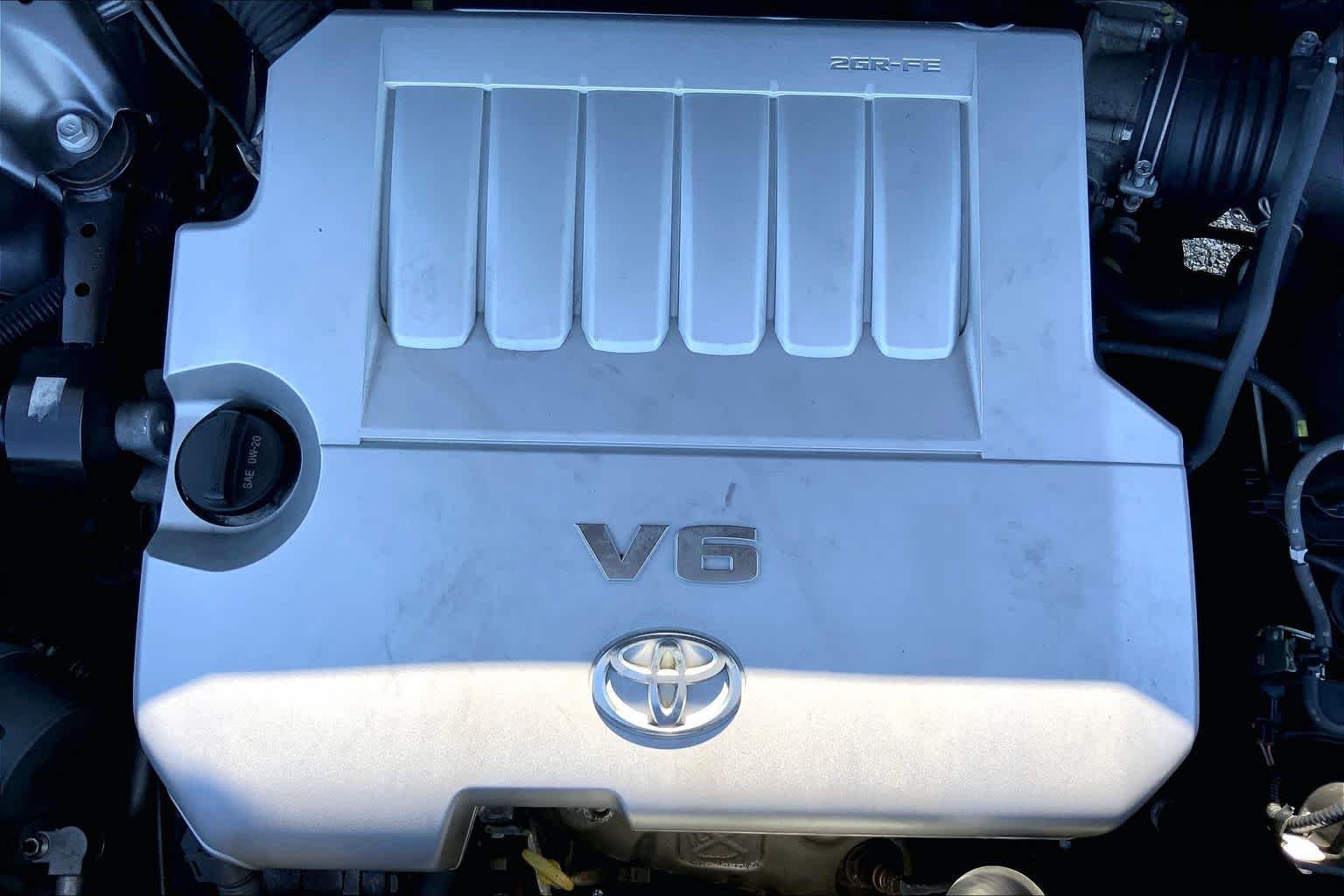 Used 2013 Magnetic Gray Metallic Toyota SE image 32