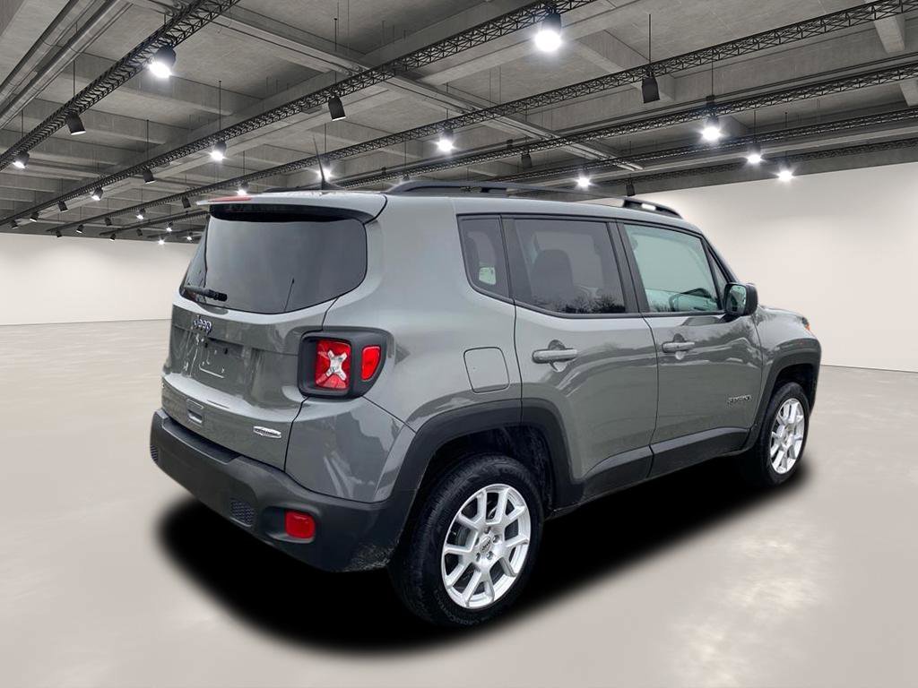 Used 2022 Sting-Gray Clearcoat Jeep Latitude image 7