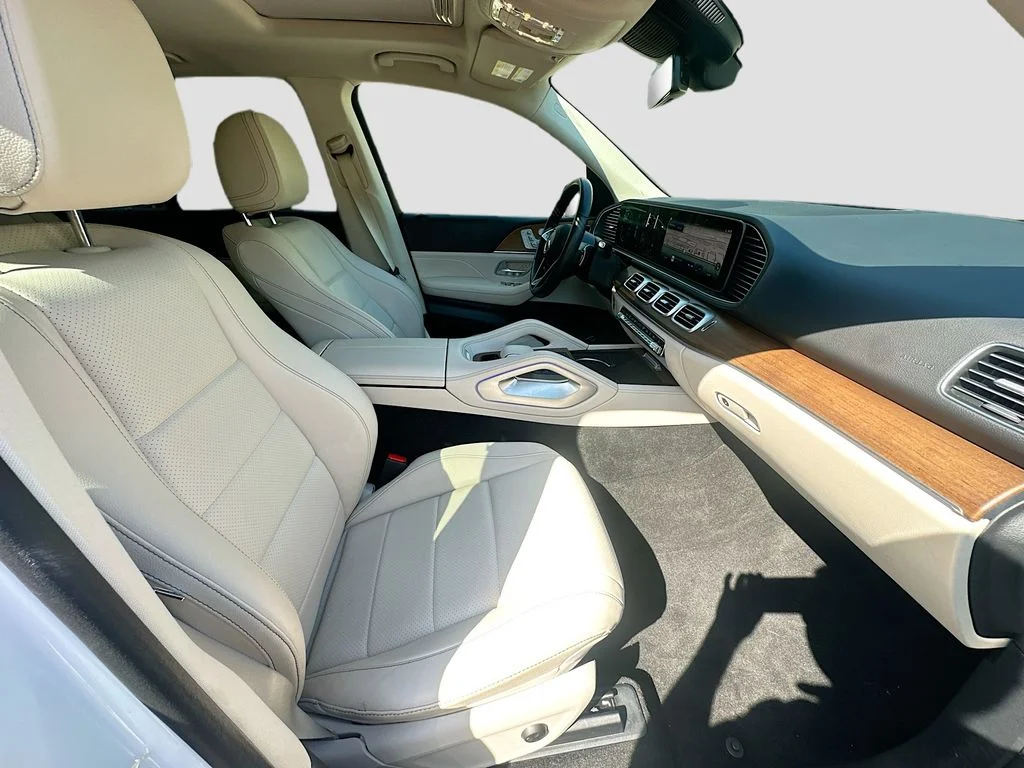 Used 2024 White Mercedes-Benz GLE 350 image 30