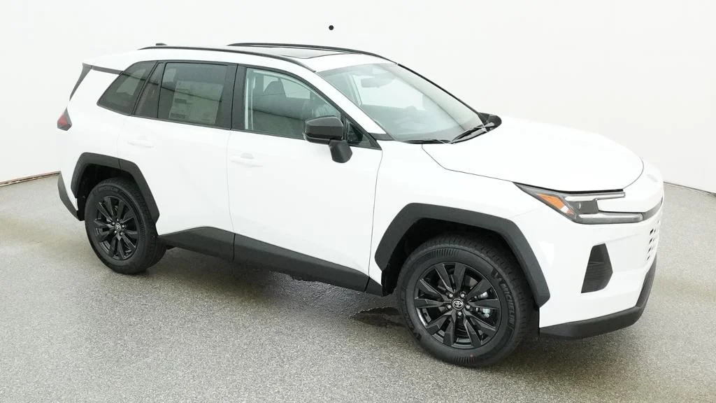 New 2026 Ice Cap Toyota XLE Premium image 12