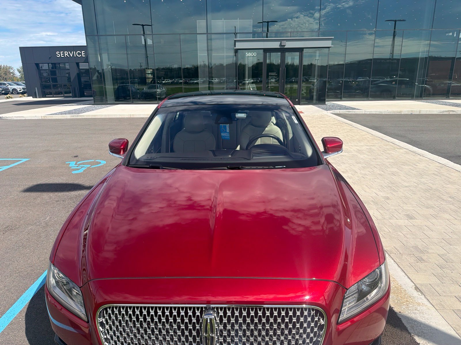 Used 2019 Red Lincoln Reserve image 2