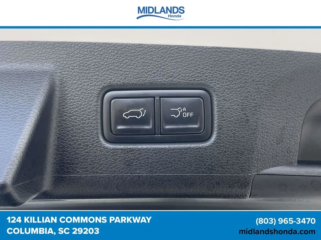 Used 2025 White Pearl Kia S image 9