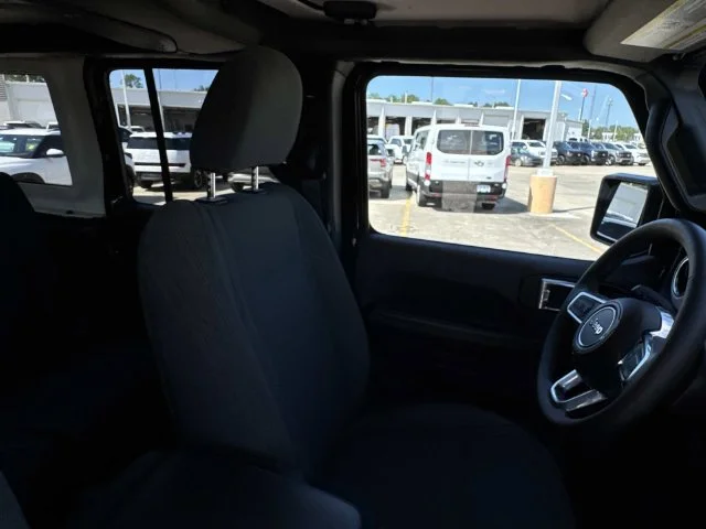 Used 2025 Black Jeep Sahara image 32