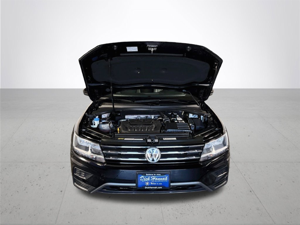 Used 2019 Deep Black Volkswagen 2.0T SE image 22