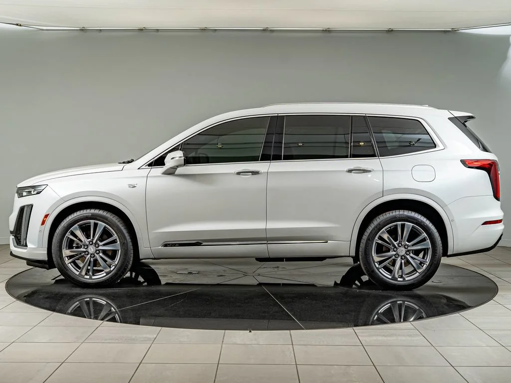 Used 2025 Crystal White Tricoat Cadillac Premium Luxury image 8
