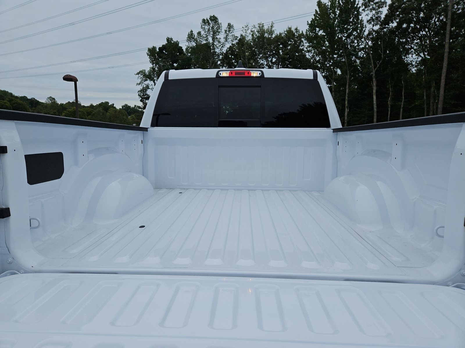 New 2026 Bright White Clear-Coat Exterior Paint RAM Big Horn/Lone Star image 19