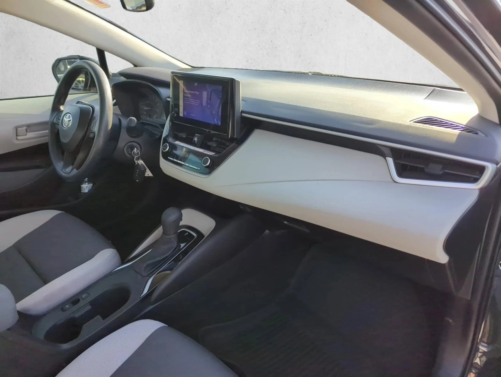 Used 2025 Underground Toyota LE image 23