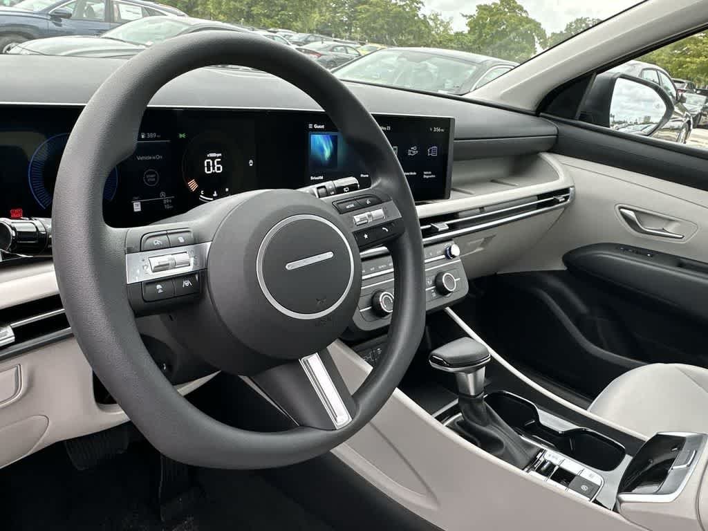New 2026 Hampton Gray Hyundai SE image 17