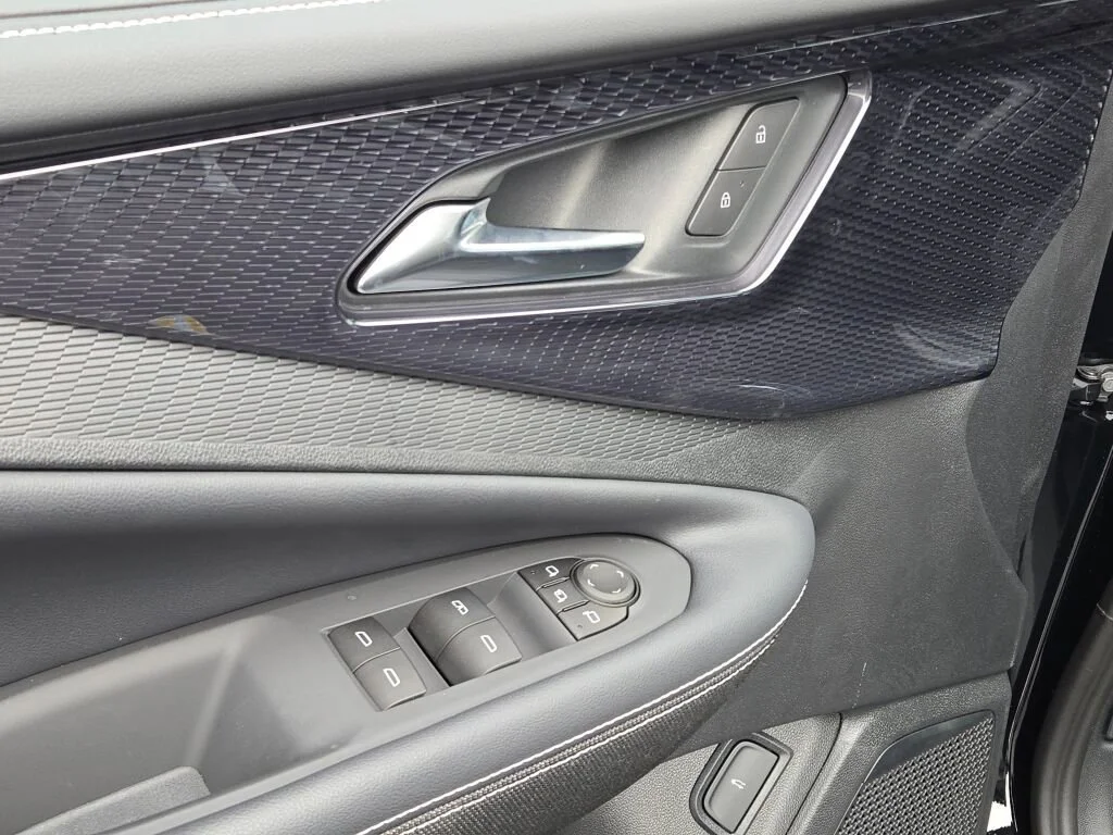 2025 Chevrolet Blazer EV LT - Photo 21