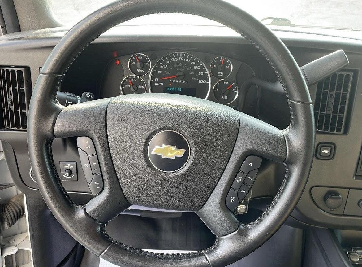 Used 2021 Summit White Chevrolet  image 13
