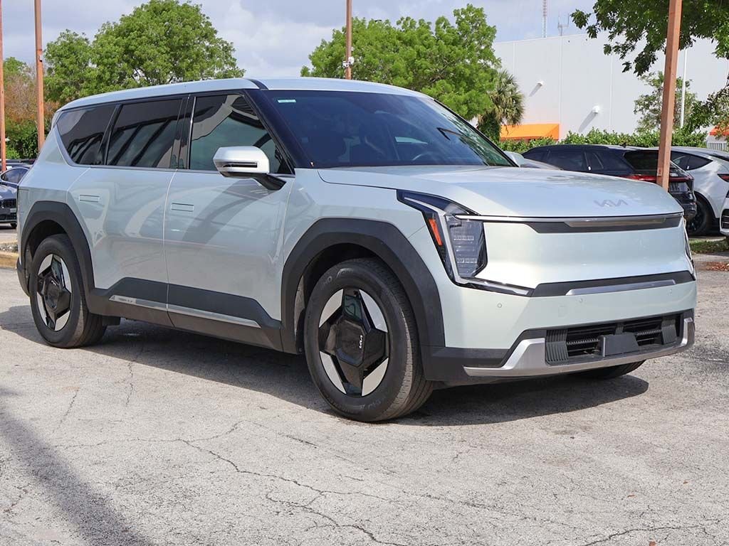 Used 2024 Kia Ev9 Light L/R with VIN KNDAB5S12R6047736 for sale in Miami, FL